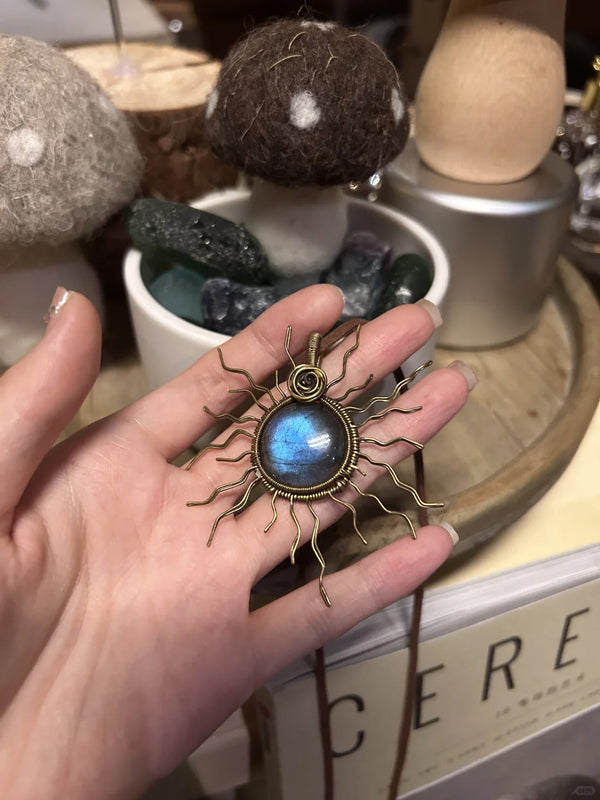Mystical Sunburst Labradorite Pendant