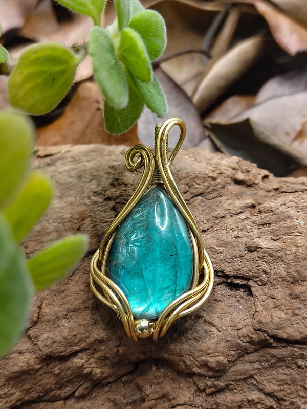Labradorite Wire-Wrapped Pendant