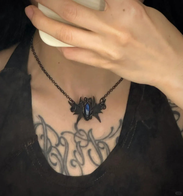 Labradorite gemstone necklace pendant
