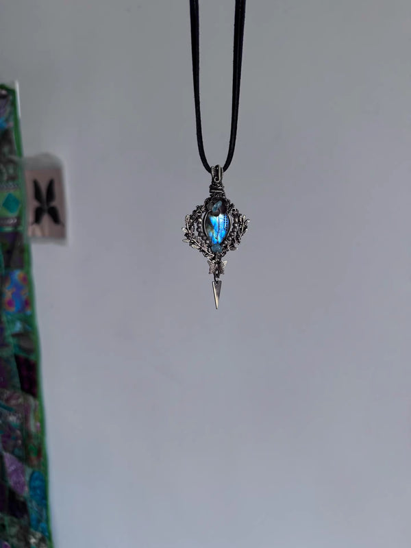 Labradorite moonstone pendant（The sword of the Cone）